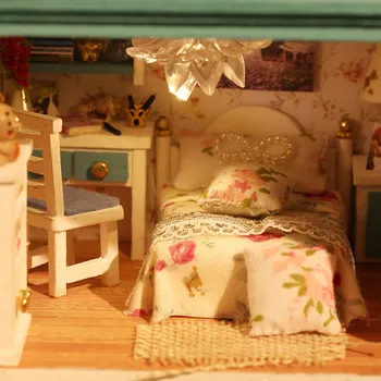 Asambla DIY Casa Papusa Lunii Castel din Lemn in Miniatura Păpuși Jucării Kituri Cu Mobilier de Lumini cu Led-uri Jucarii Copii, Cadouri de Ziua de nastere